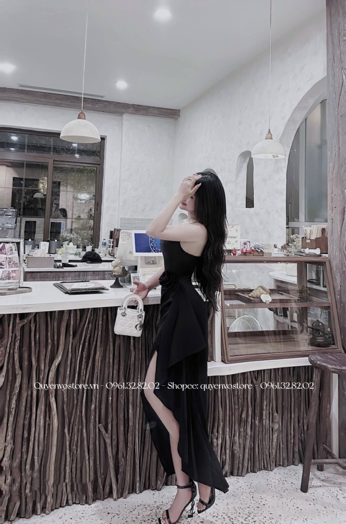Đầm lụa 2 dây xẻ tà hoa eo