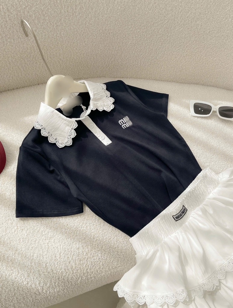 Set áo cổ polo chân váy tầng xòe - Đen