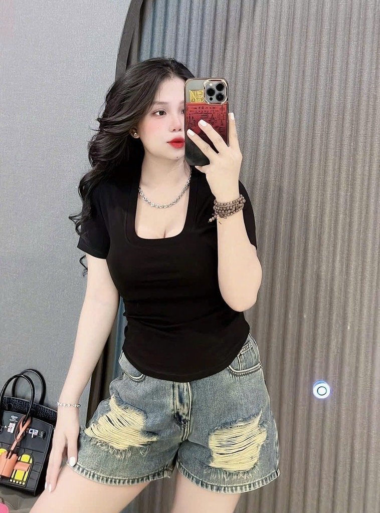 Áo thun cổ U - Form vừa