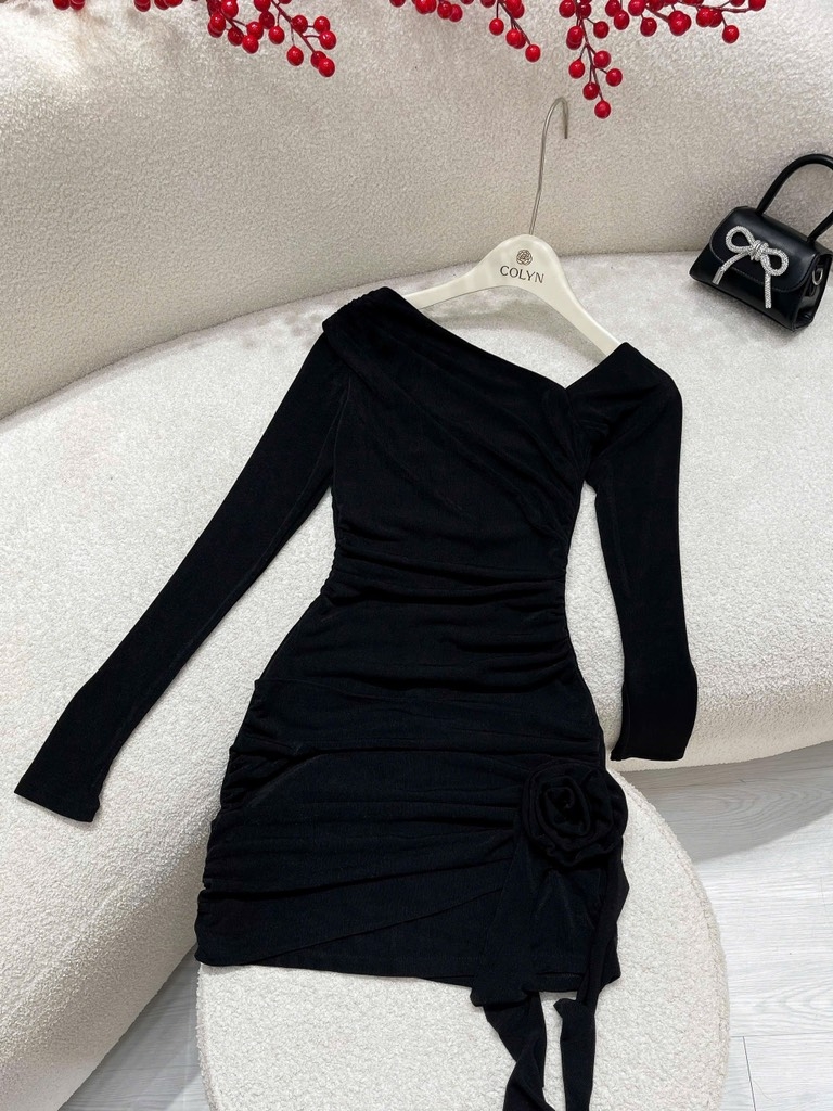 Đầm ôm body nhún eo tua rua - Đỏ
