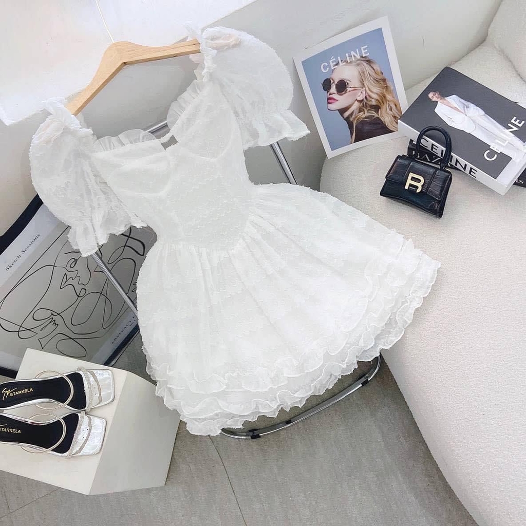 Đầm trắng ren hoa bèo tầng xòe