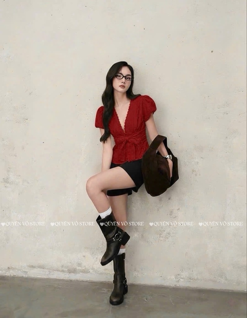 Set đỏ cổ V nơ ngực x short đen