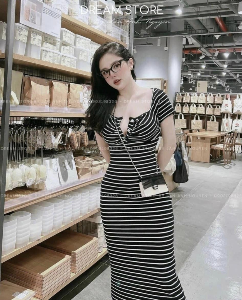 Đầm body sọc nút