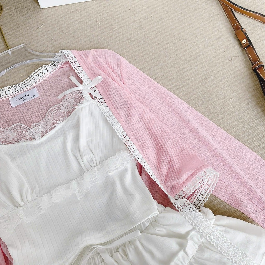 Set áo khoác hồng viền ren + áo 2 dây chân váy tầng