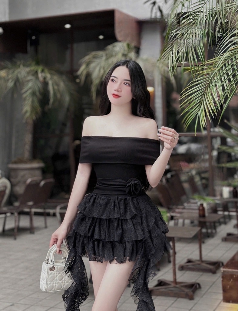Đầm trễ vai ren tua - Đen