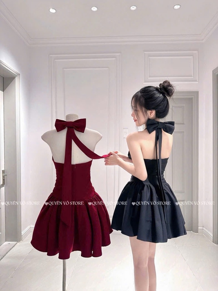 Đầm cổ yếm xòe nhún ngực