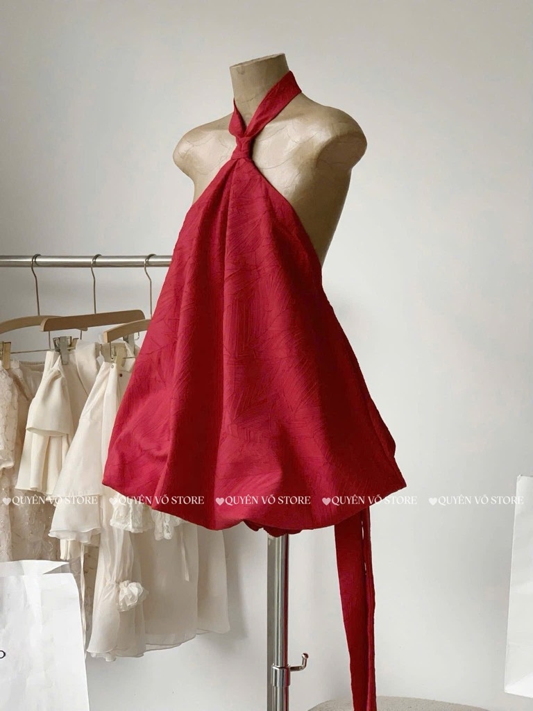 Đầm đỏ cổ yếm phồng bí