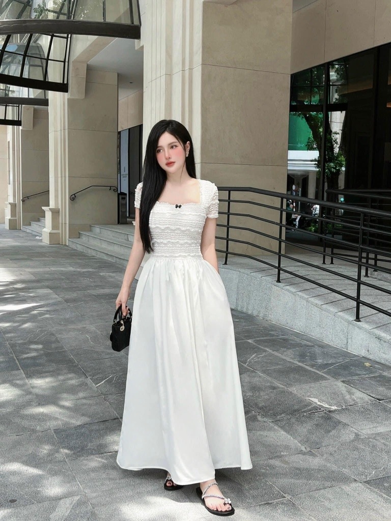 Đầm maxi cổ vuông trắng nơ đen