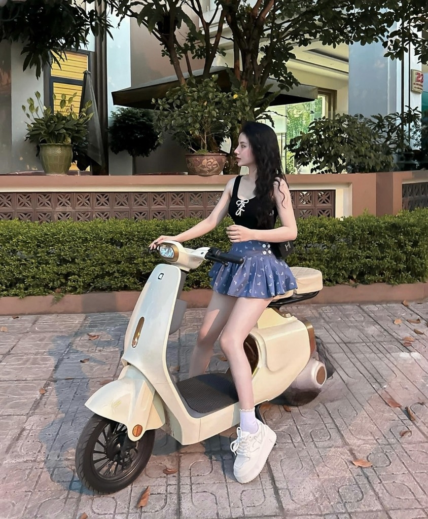 Set áo thun đen nơ chân váy denim  - S eo 64