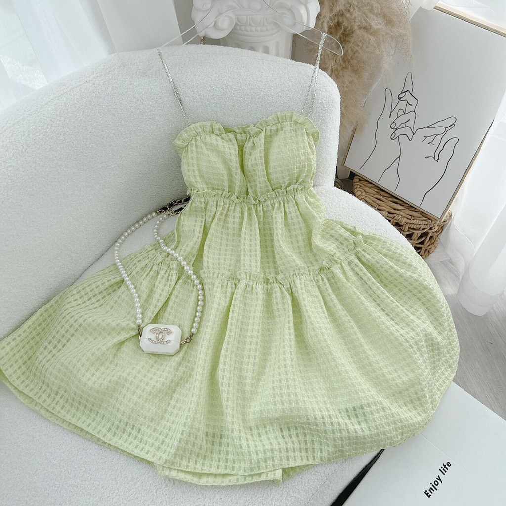 Đầm xanh lá 2 dây xích viền