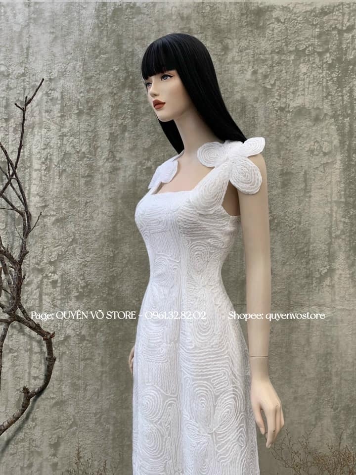 Đầm ren nổi hoa trắng