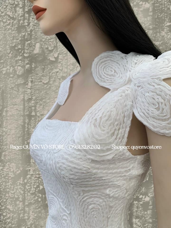 Đầm ren nổi hoa trắng