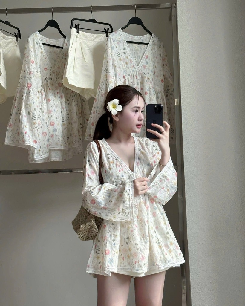 Set Babydoll hoa cổ V tay loe