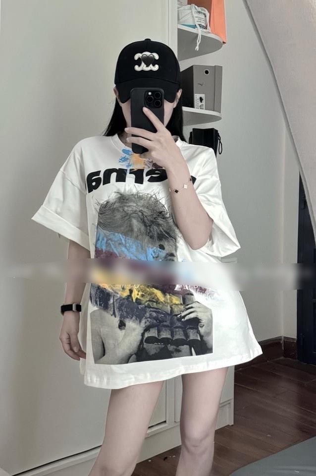 Áo thun vẩy sơn