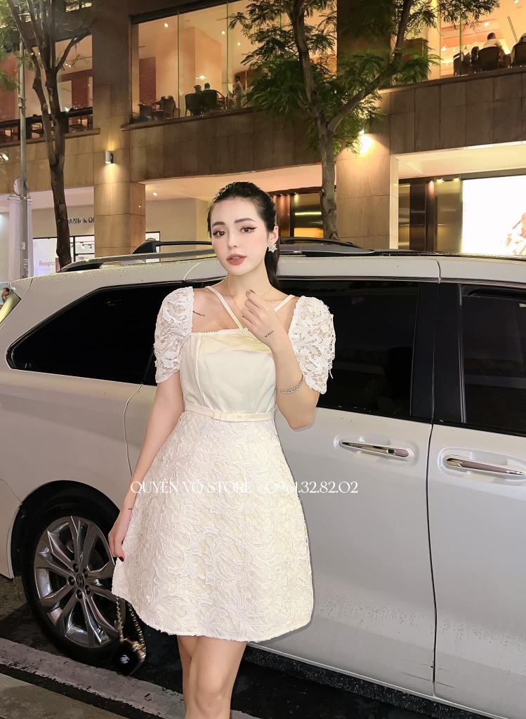 Đầm ren nơ eo viền cườm