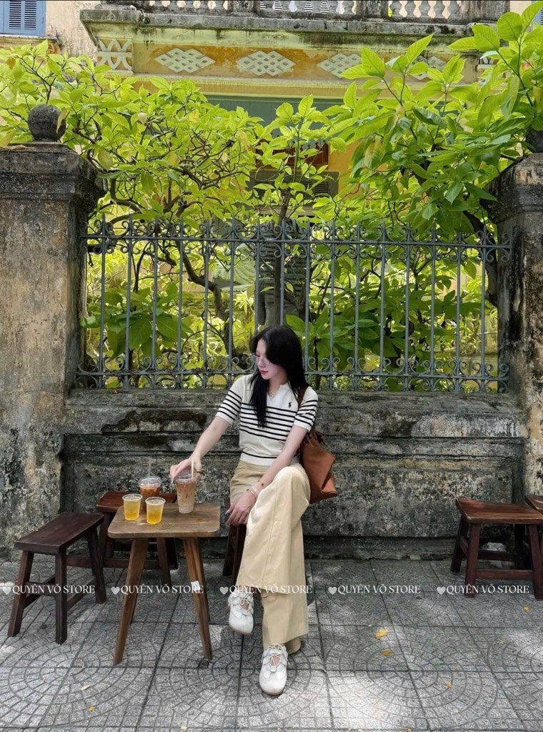 Áo MTG cổ V kẻ ngựa