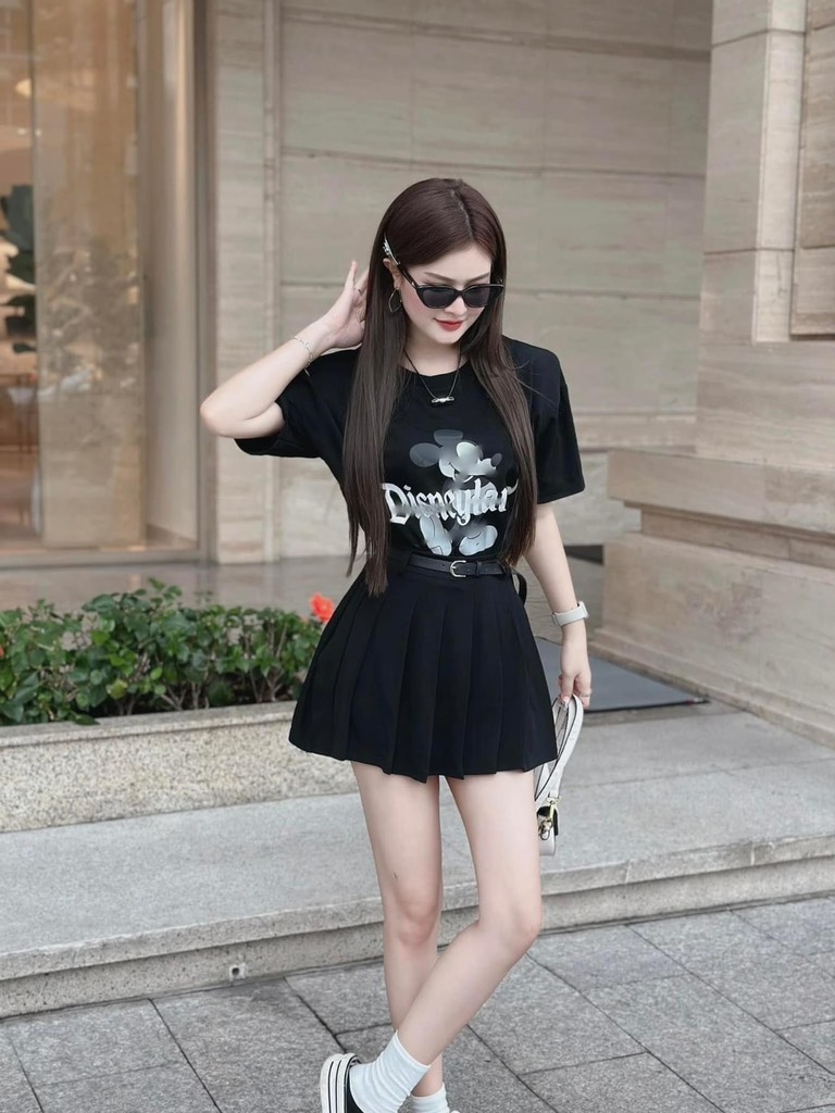 Set áo thun chân váy xếp li in