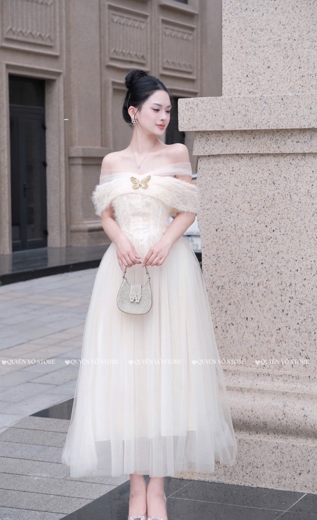 Đầm trễ vai xòe dáng dài