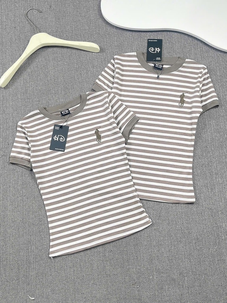 Áo thun ôm thêu ngựa - Form vừa