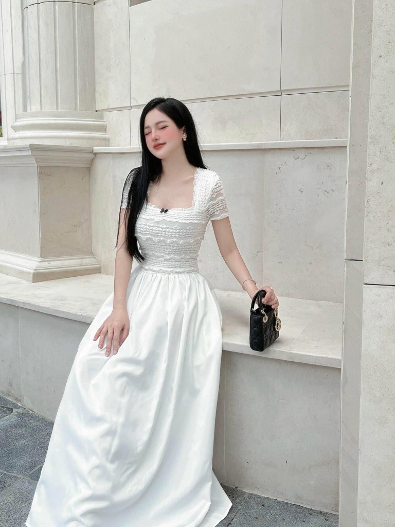 Đầm maxi cổ vuông trắng nơ đen