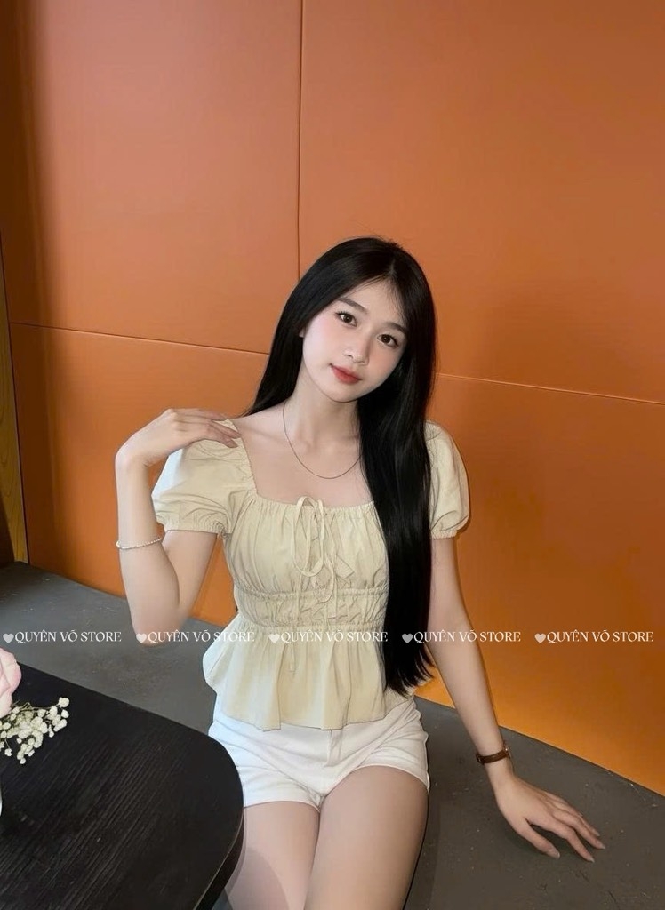 Áo nhún cổ vuông - Kem