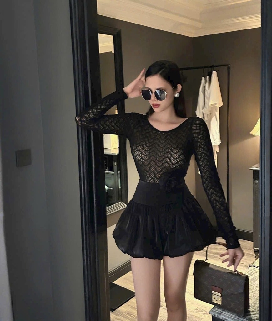 Set ren tay dài bodysuit chân váy bồng bềnh - S