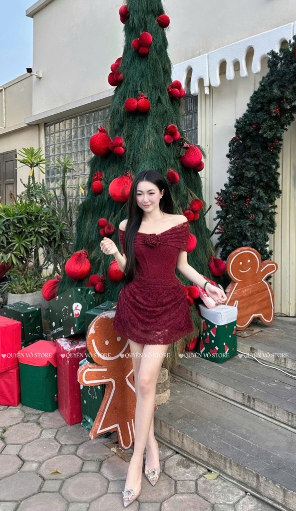 Đầm ren ôm body trễ vai - Đỏ