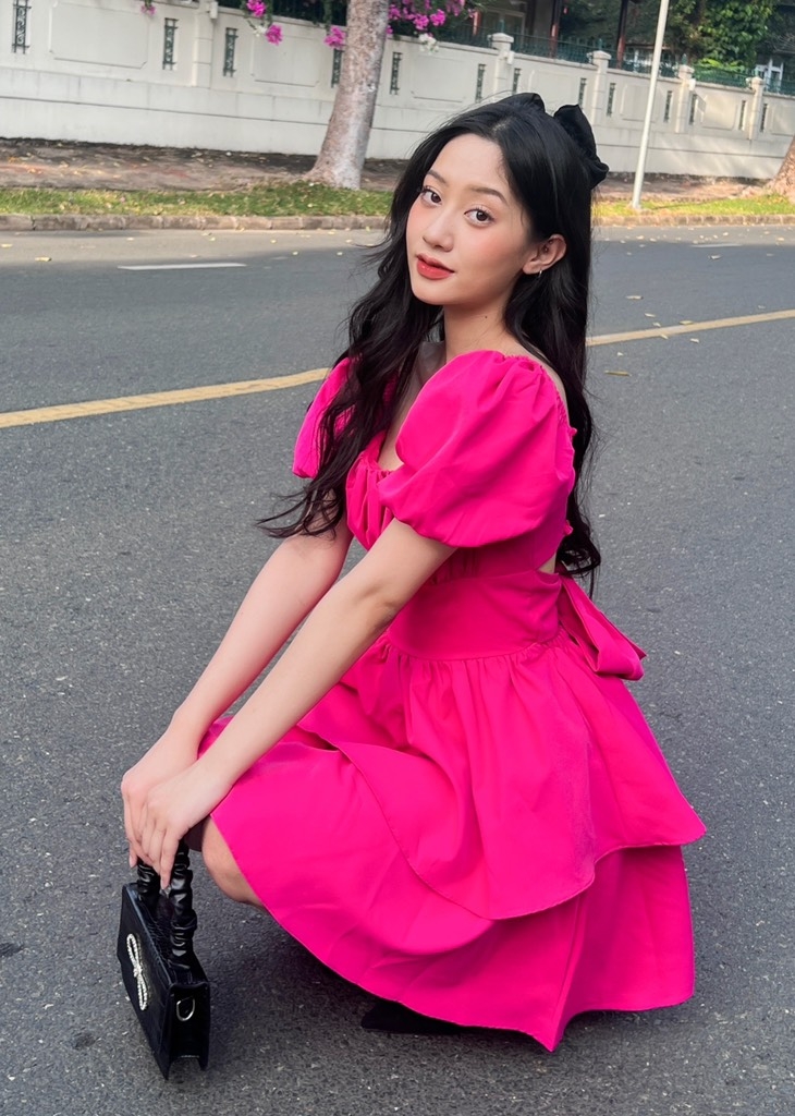 Đầm tay búp cột lưng