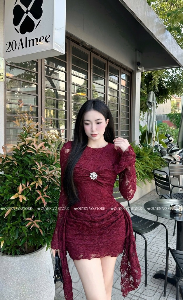 Đầm ren ôm body tay dài - Đỏ