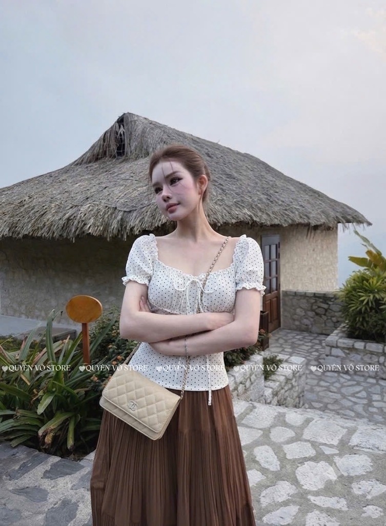 Áo thun v nơ