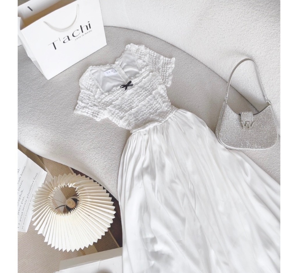 Đầm maxi cổ vuông trắng nơ đen