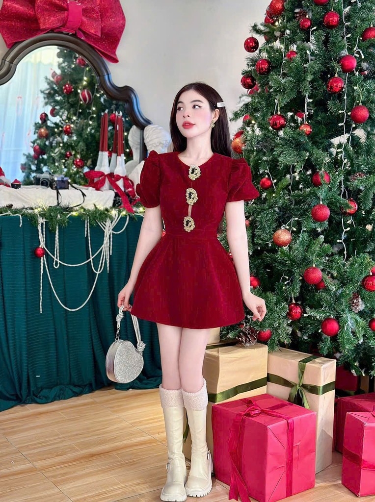 Đầm nhung đỏ tay phồng nhún khoét eo kèm tag