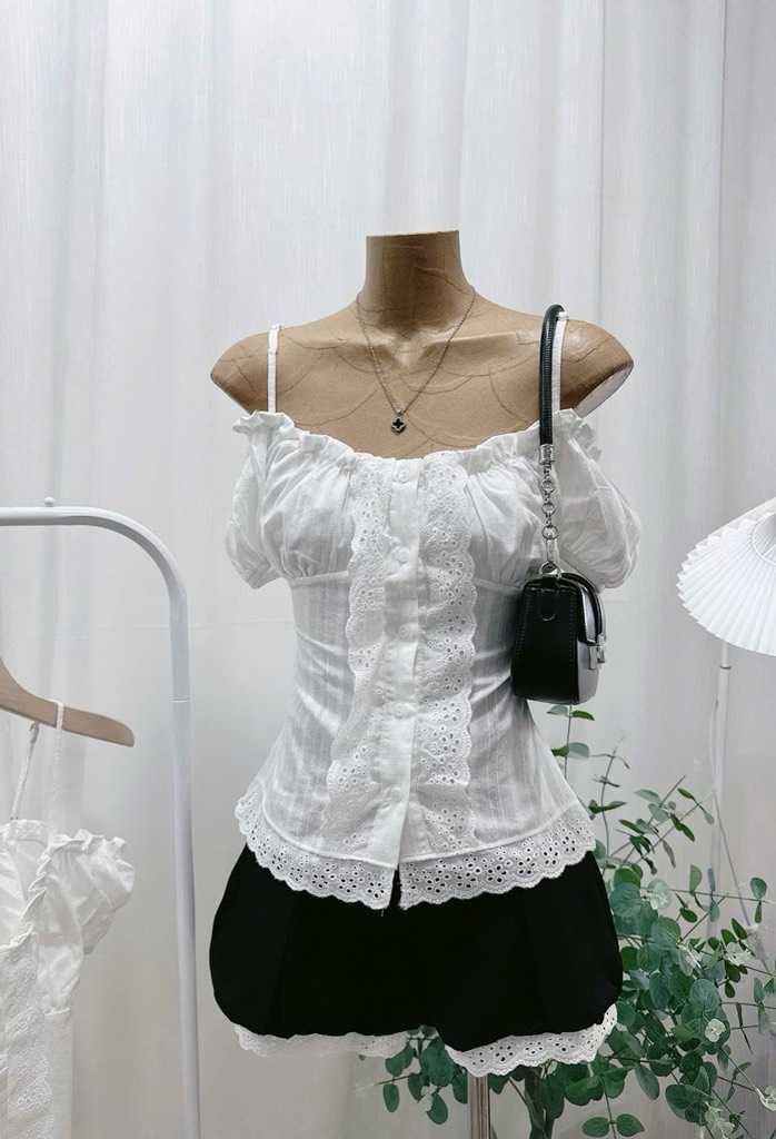 Set áo trắng rớt vai short đen bí