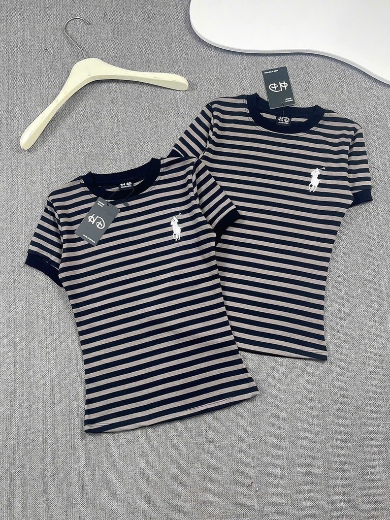 Áo thun ôm thêu ngựa - Form vừa