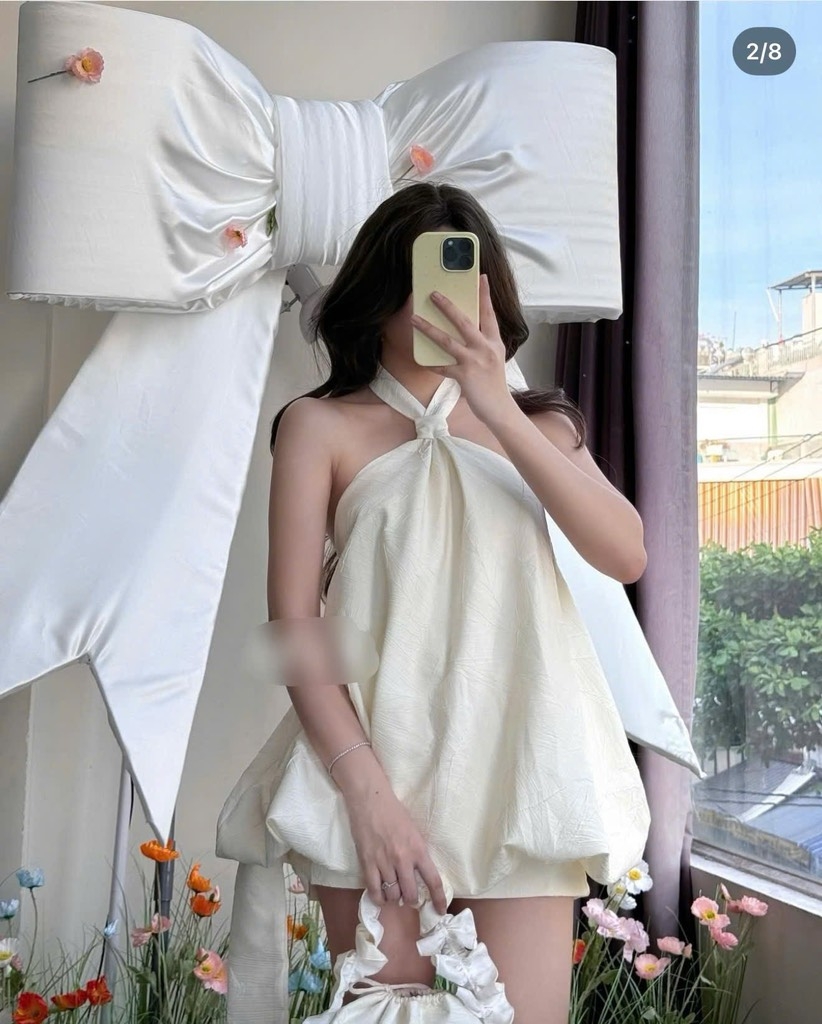 Đầm nude cổ yếm phồng bí