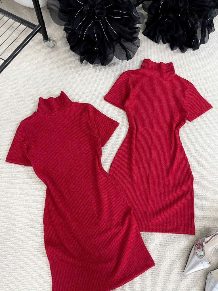 Đầm body cổ lọ - Đỏ