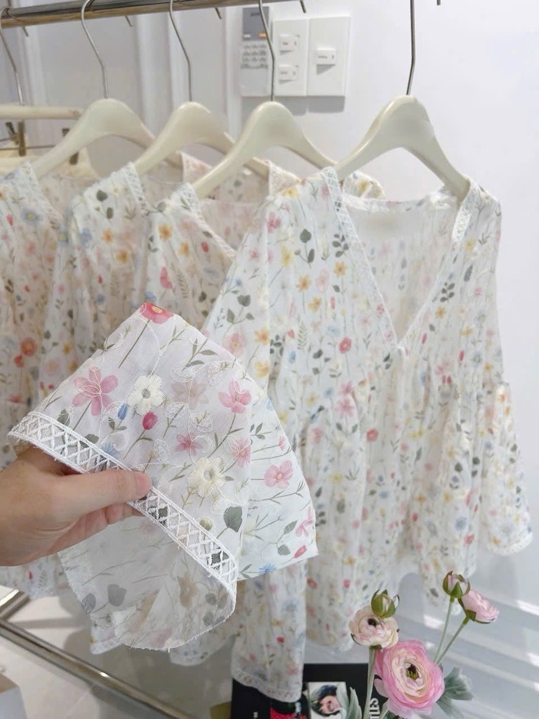 Set Babydoll hoa cổ V tay loe