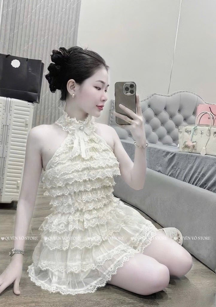 Set cổ yếm tầng tiểu thư