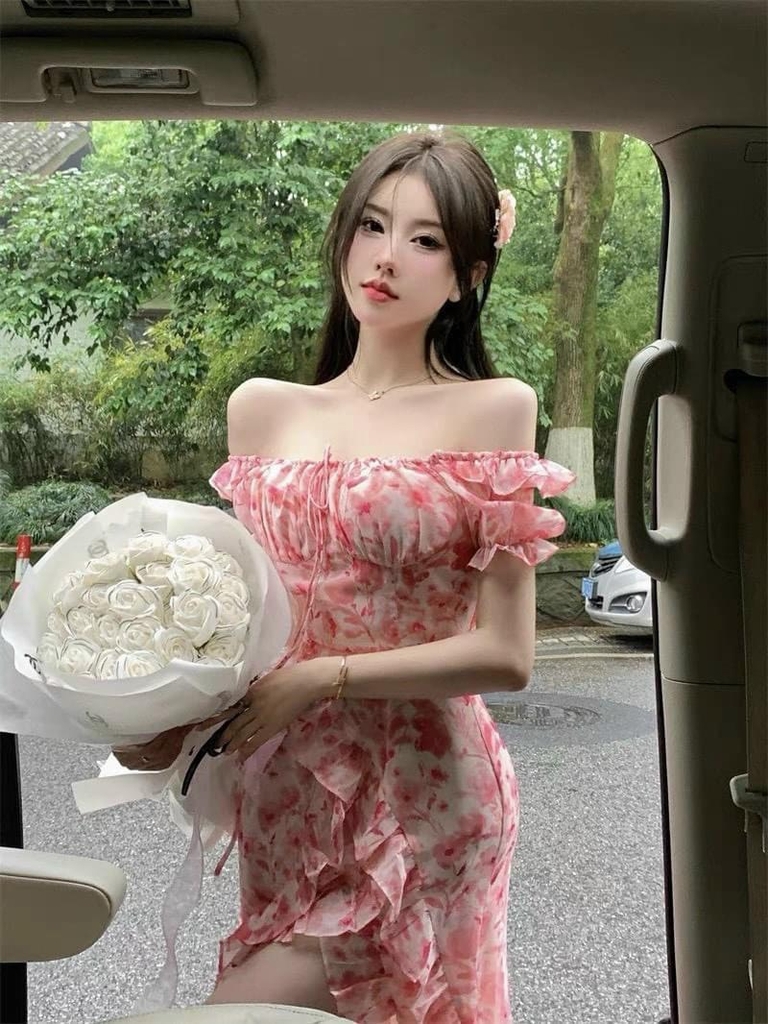 Đầm hoa hồng tà chéo
