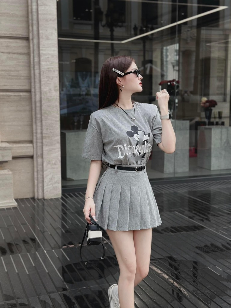 Set áo thun chân váy xếp li in