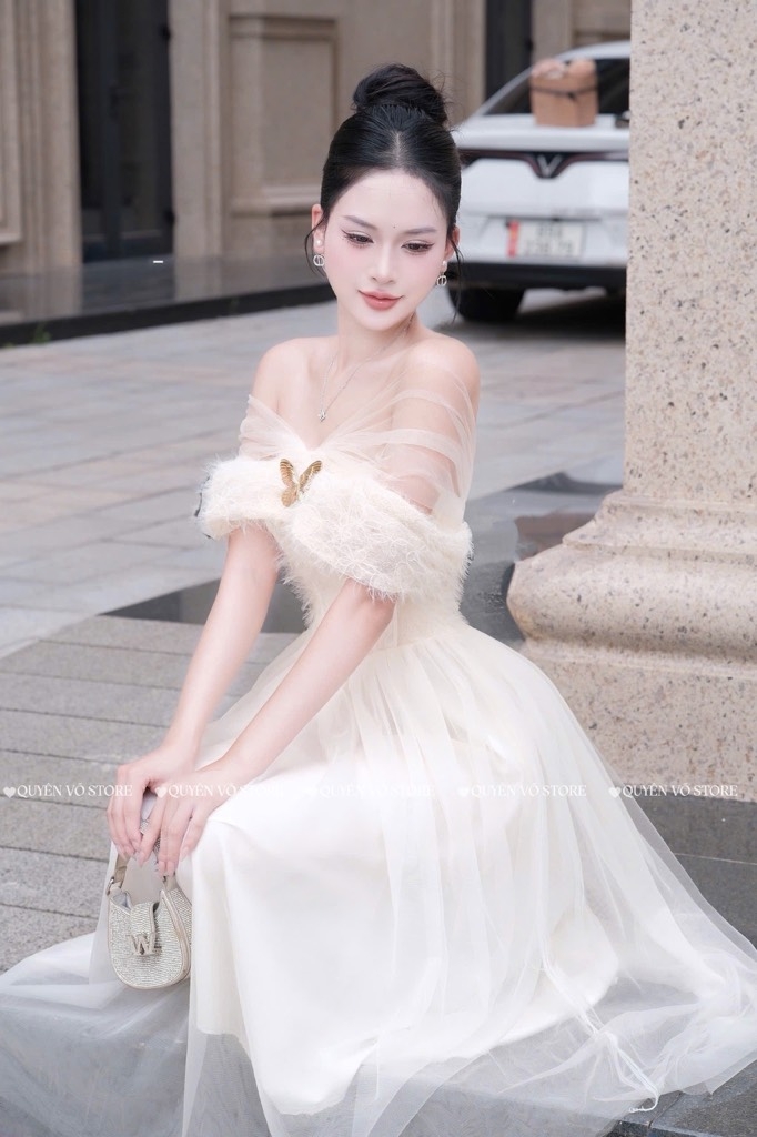 Đầm trễ vai xòe dáng dài