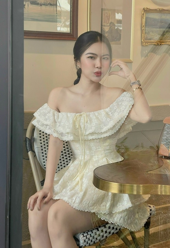 Set áo ren trễ vai hoa thắt nơ