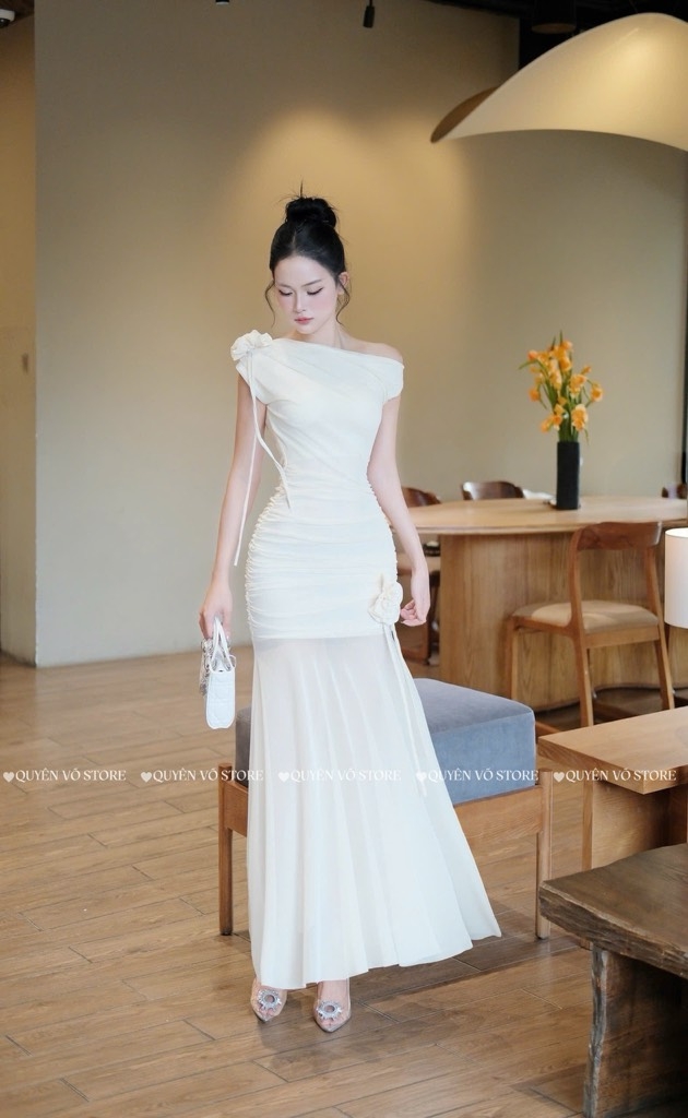 Đầm ôm body trễ vai - Kem