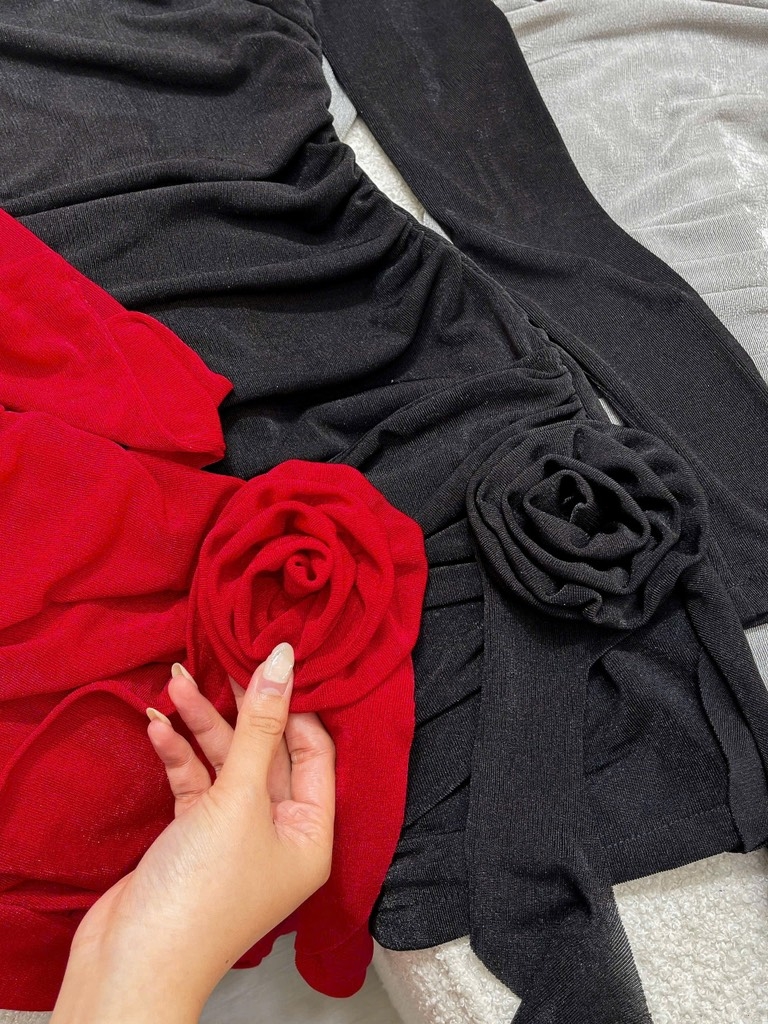 Đầm ôm body nhún eo tua rua - Đỏ