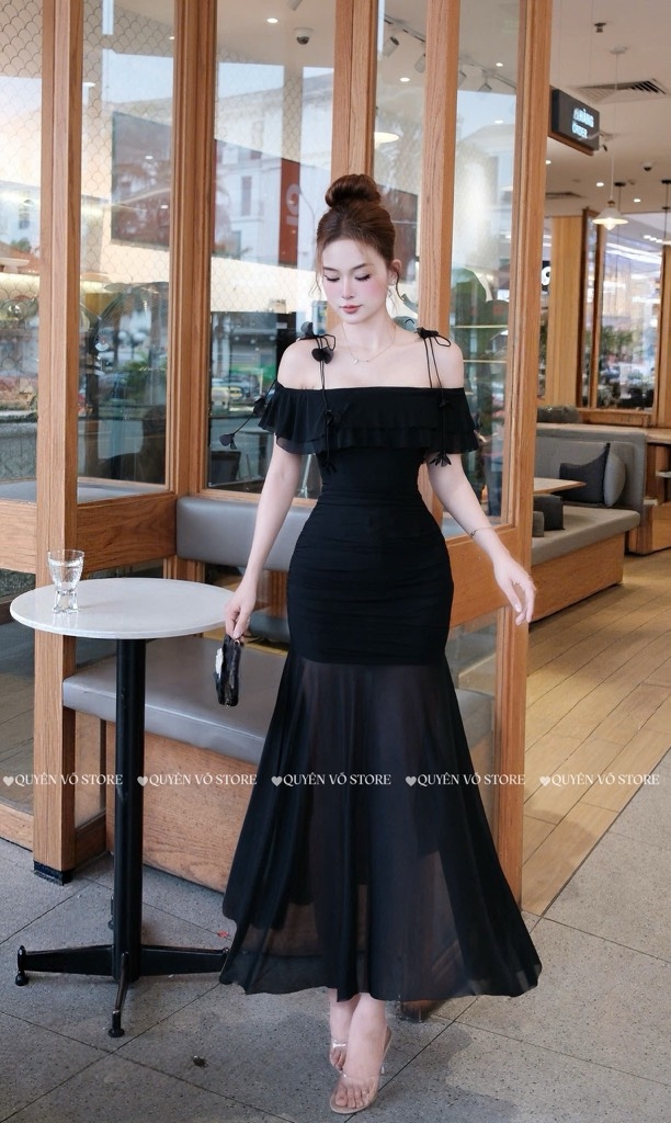 Đầm ôm body trễ vai 2 dây - Đen