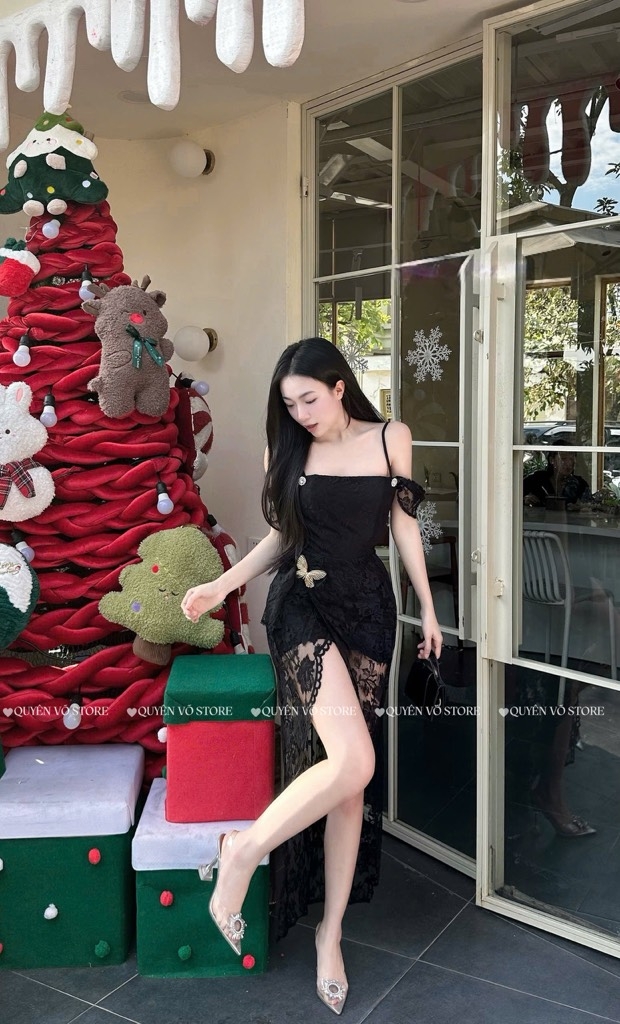 Đầm ren ôm body trễ vai - Đen