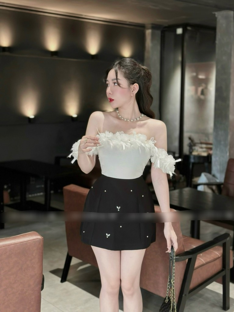 Áo thun rớt vai kết hoa
