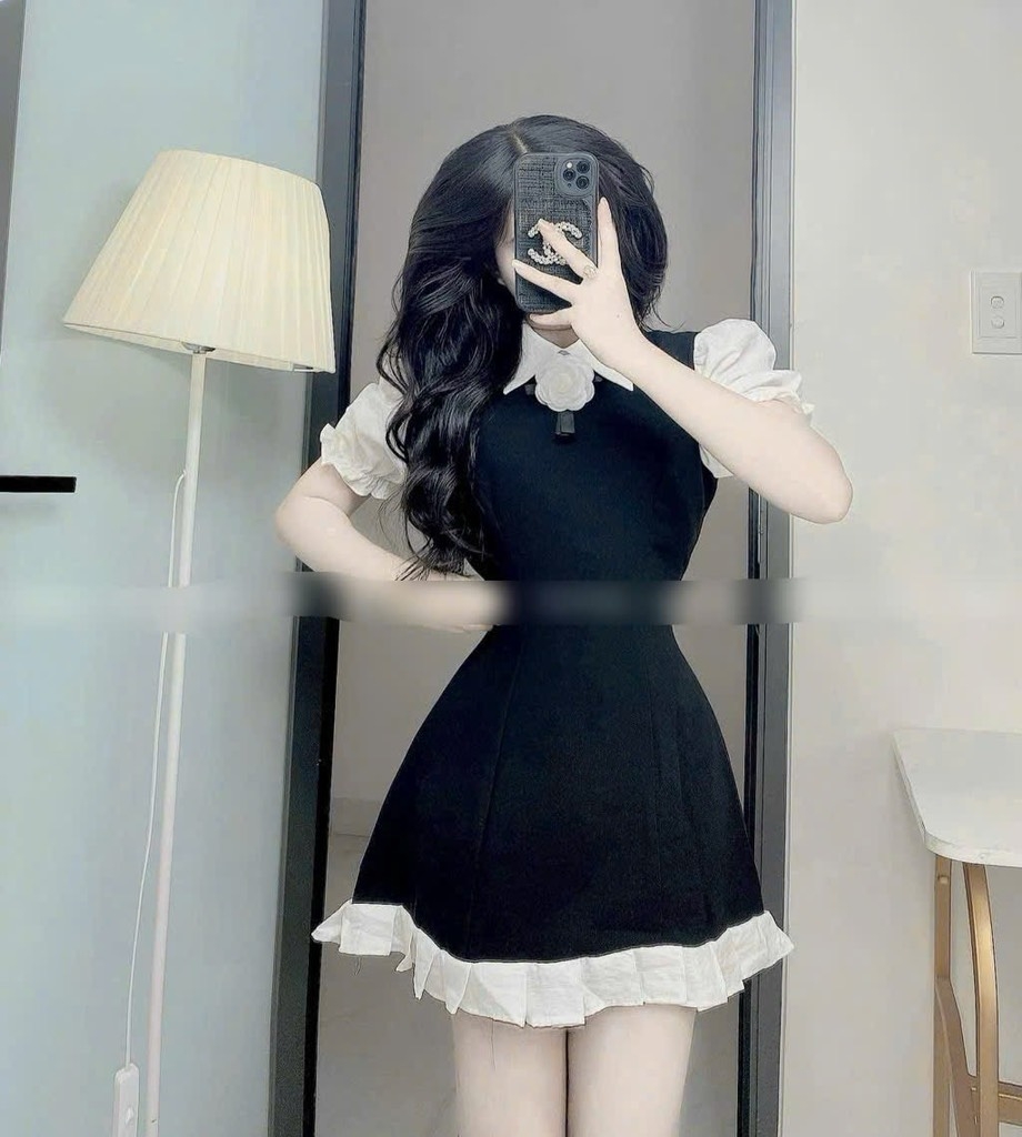 Đầm đen phối cổ sơ mi trắng