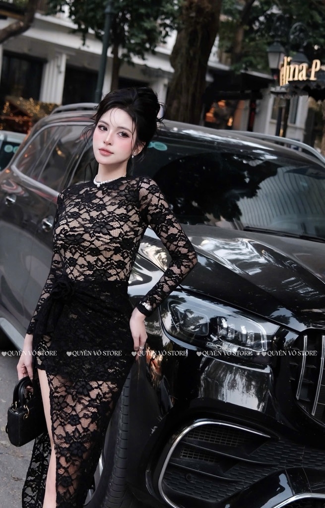 Đầm ren ôm body - Đen