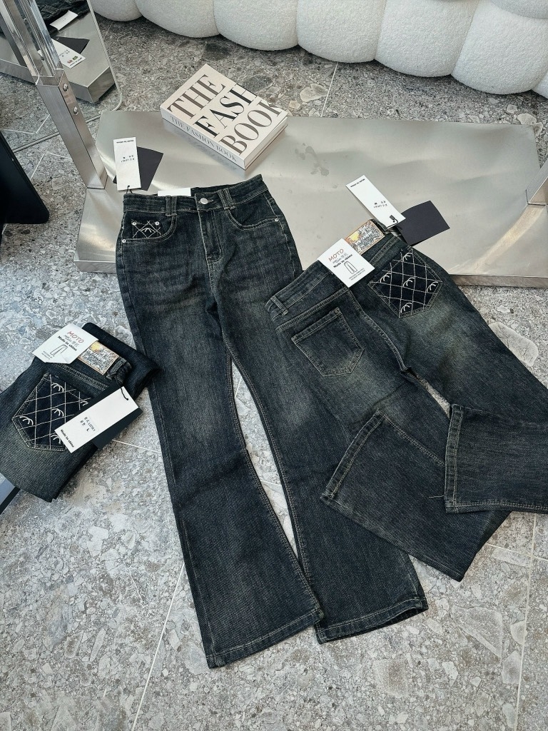 QJ 5730 Quần jean loe Chanel túi sau